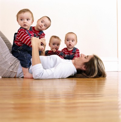 Maman avec 4 enfants